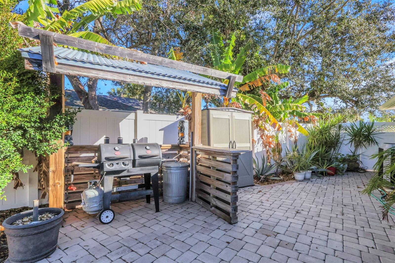 Image 32 of 51 For 22302 New York Avenue