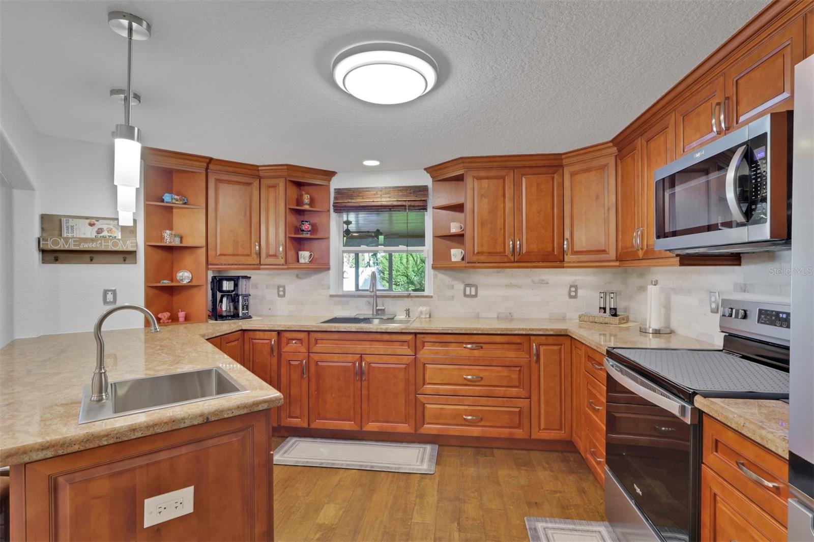 Image 7 of 51 For 22302 New York Avenue