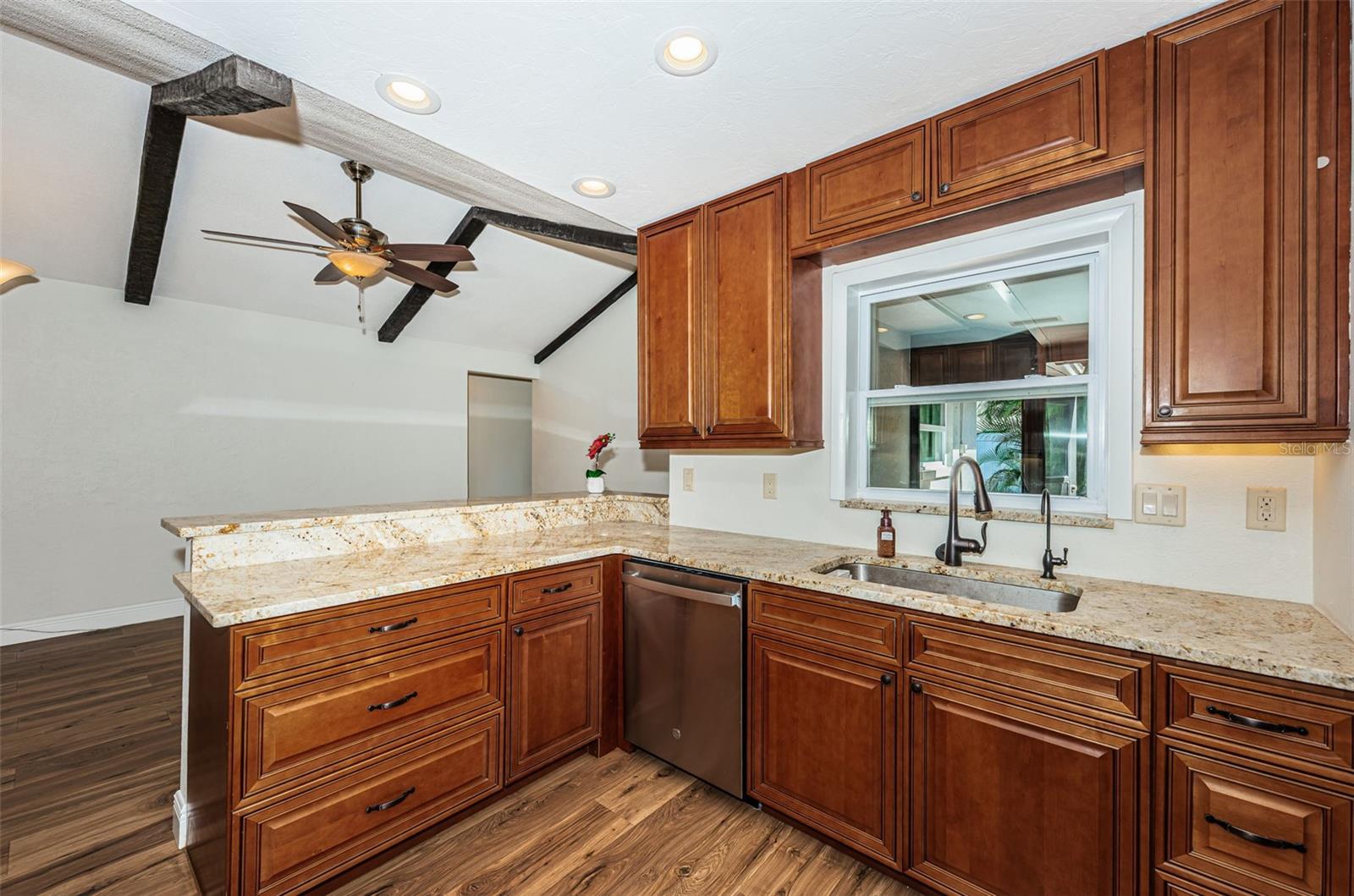 Image 11 of 41 For 4723 114th Street N