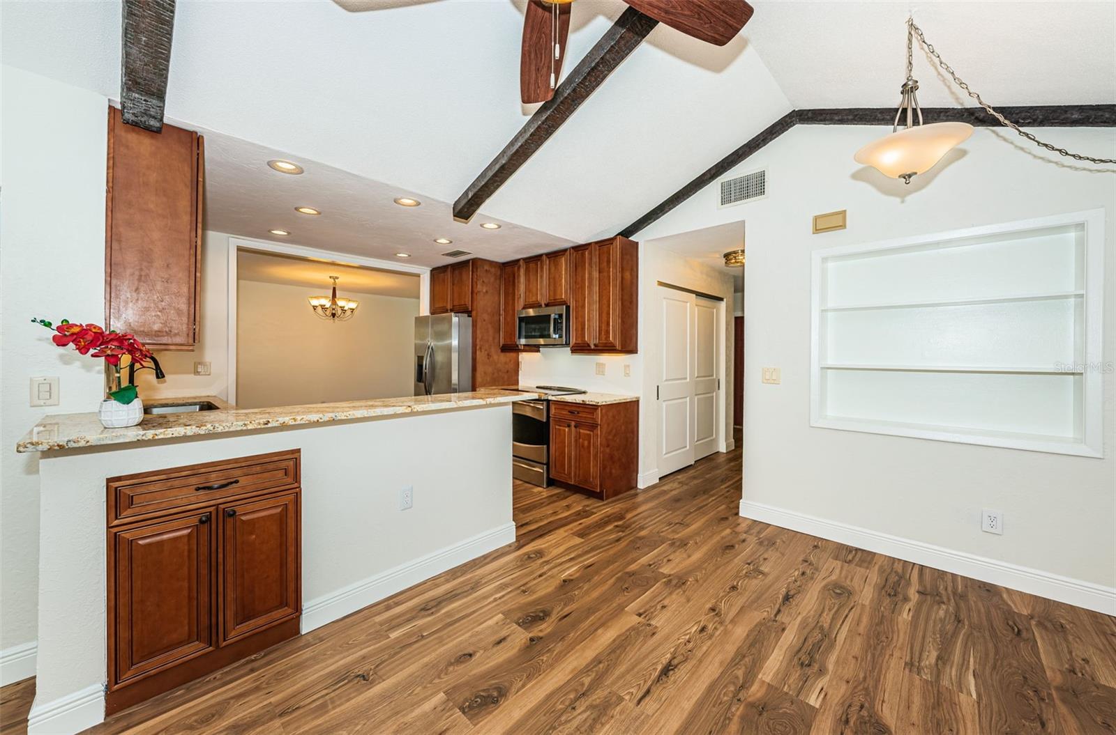 Image 12 of 41 For 4723 114th Street N