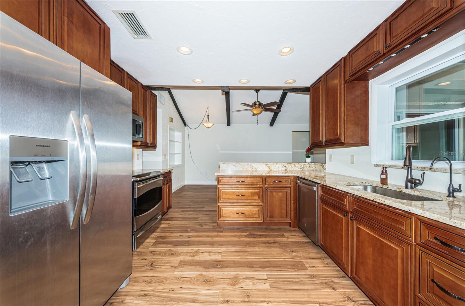 Image 15 of 41 For 4723 114th Street N