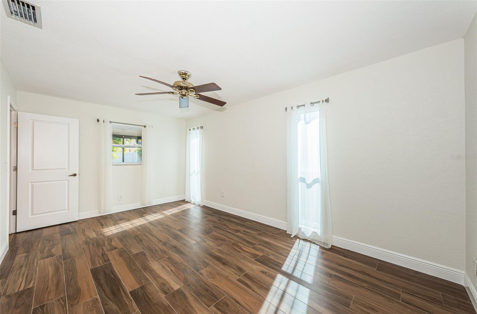 Image 23 of 41 For 4723 114th Street N