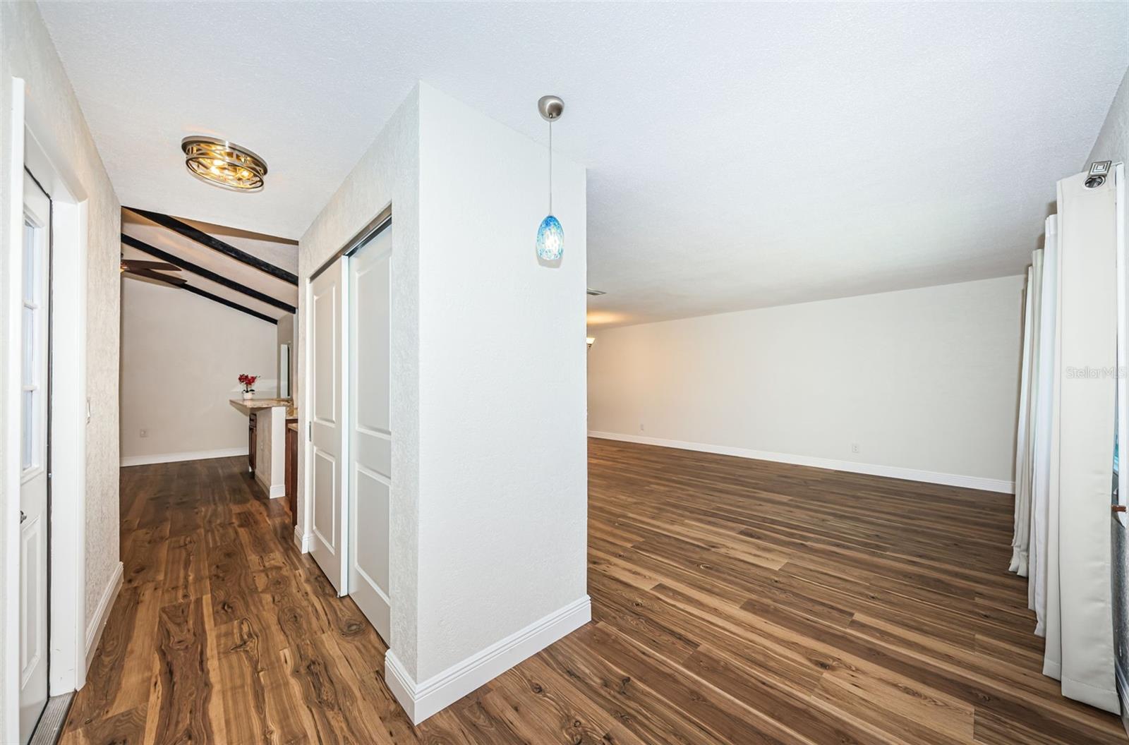 Image 6 of 41 For 4723 114th Street N