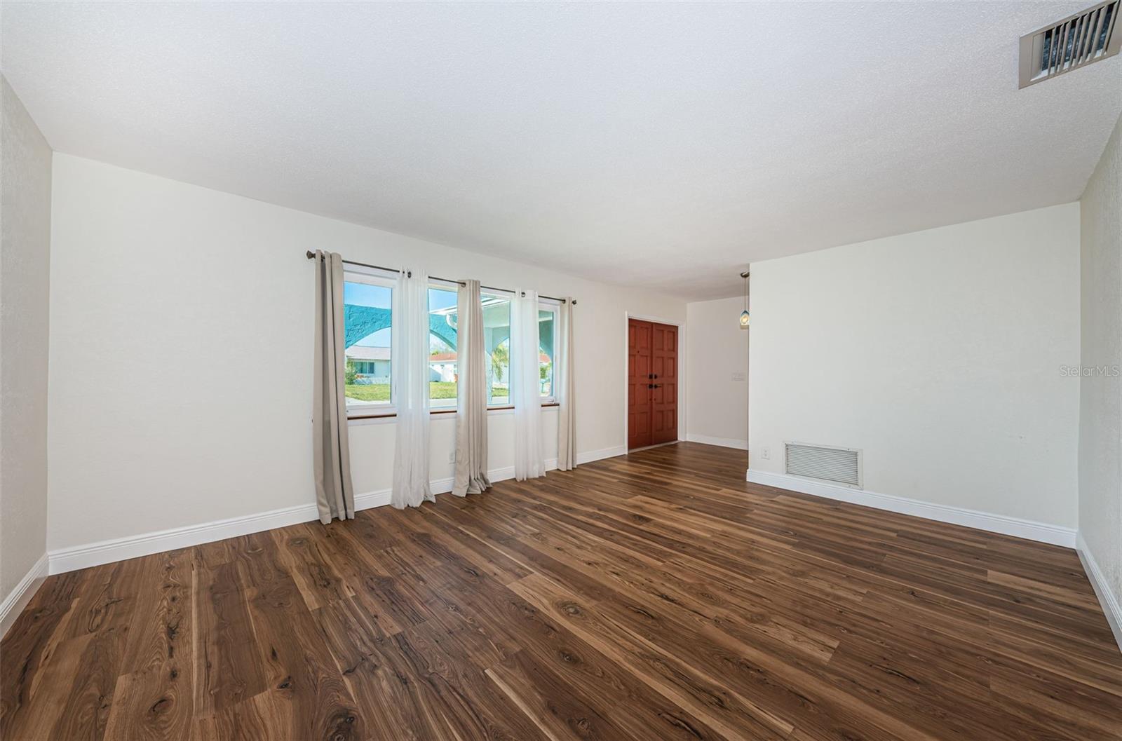 Image 8 of 41 For 4723 114th Street N