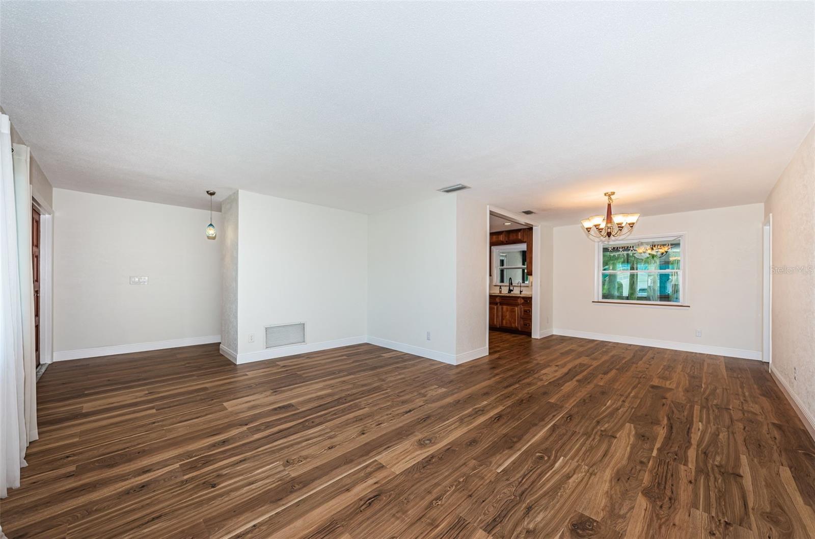 Image 9 of 41 For 4723 114th Street N