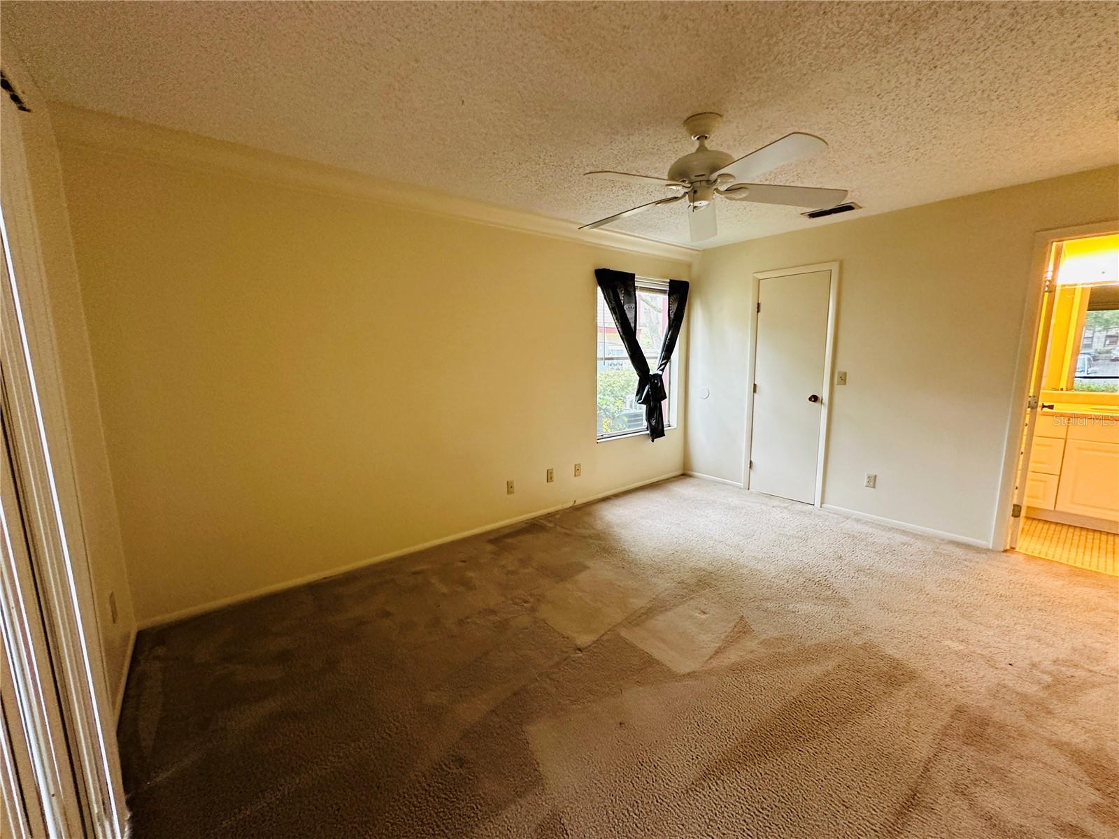 Image 13 of 22 For 1568 Nantucket Court 1302