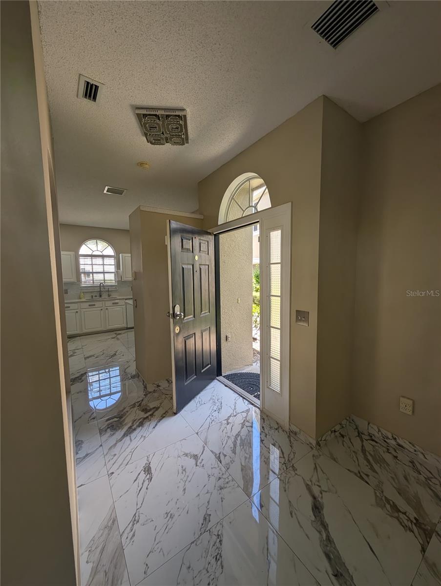 Image 6 of 48 For 4321 Deermont Circle