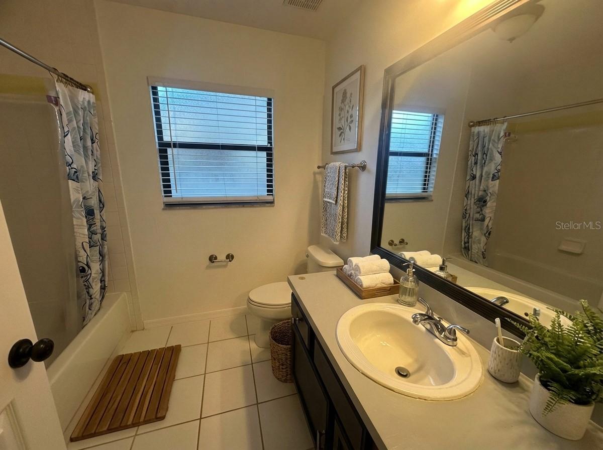 Image 14 of 17 For 910 Balsamina Drive