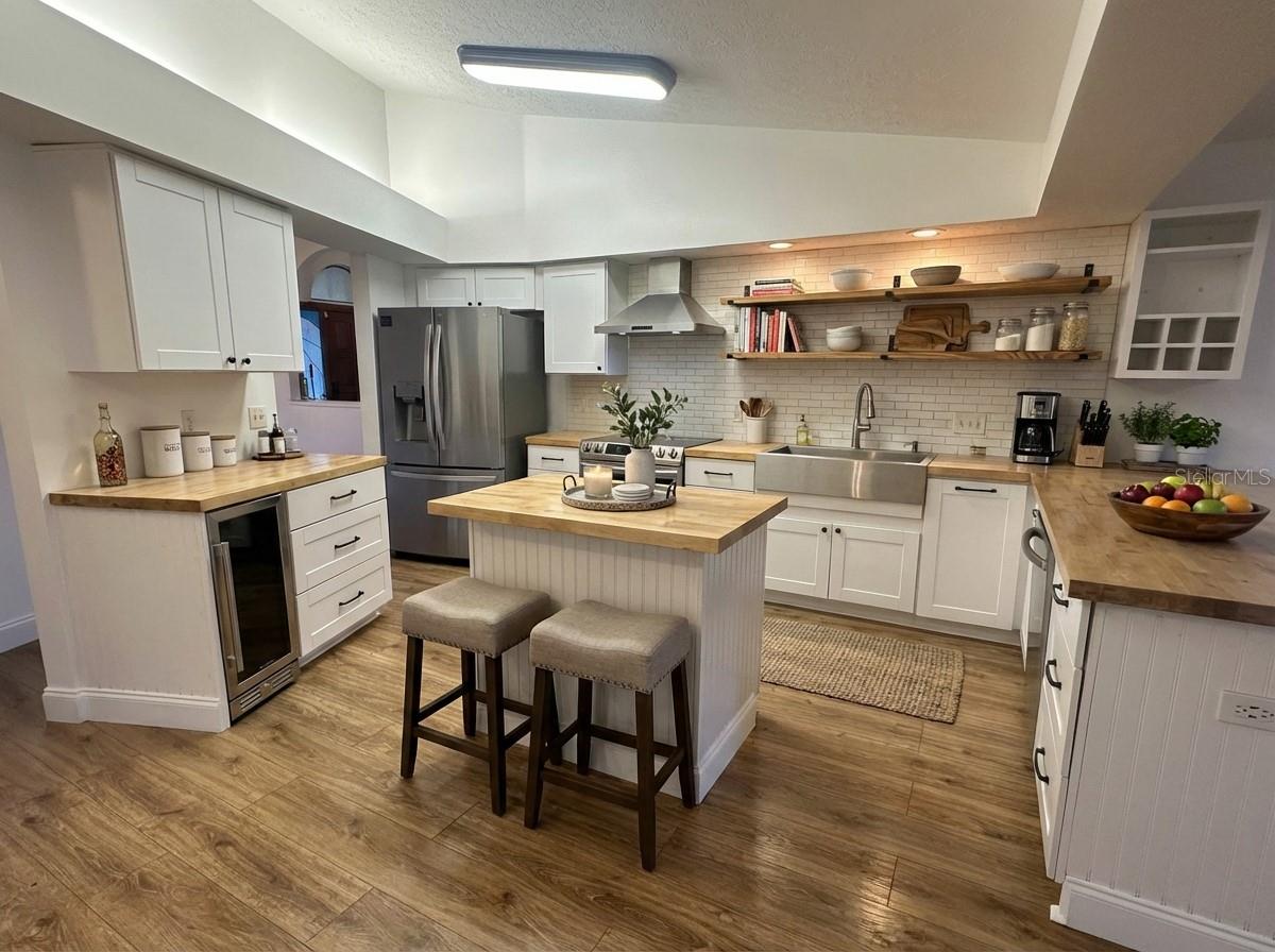 Image 5 of 17 For 910 Balsamina Drive