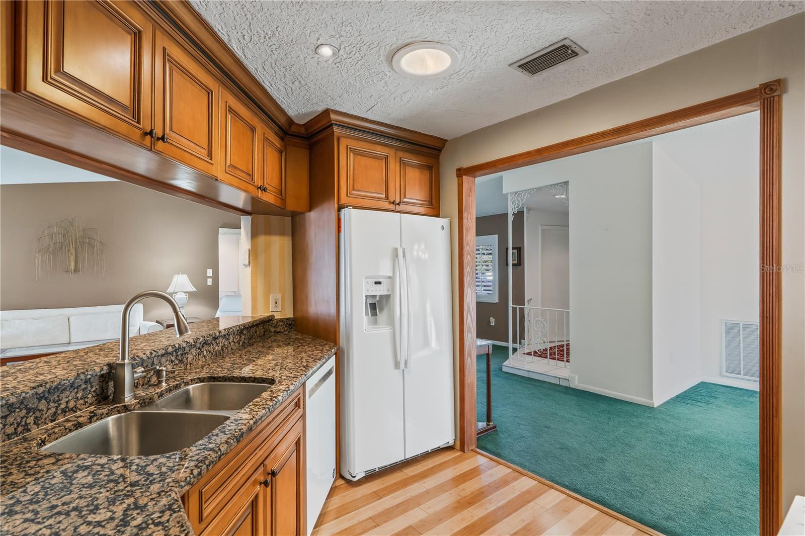 Listing photo id 5 for 7734 Cardiff Court