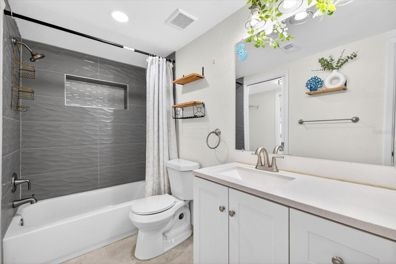 Image 13 of 33 For 7814 Birchwood Drive