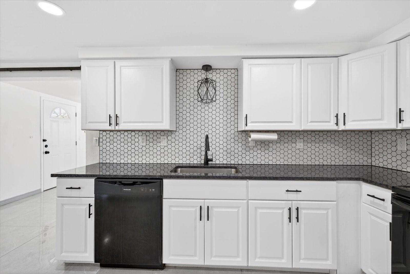 Image 22 of 33 For 7814 Birchwood Drive