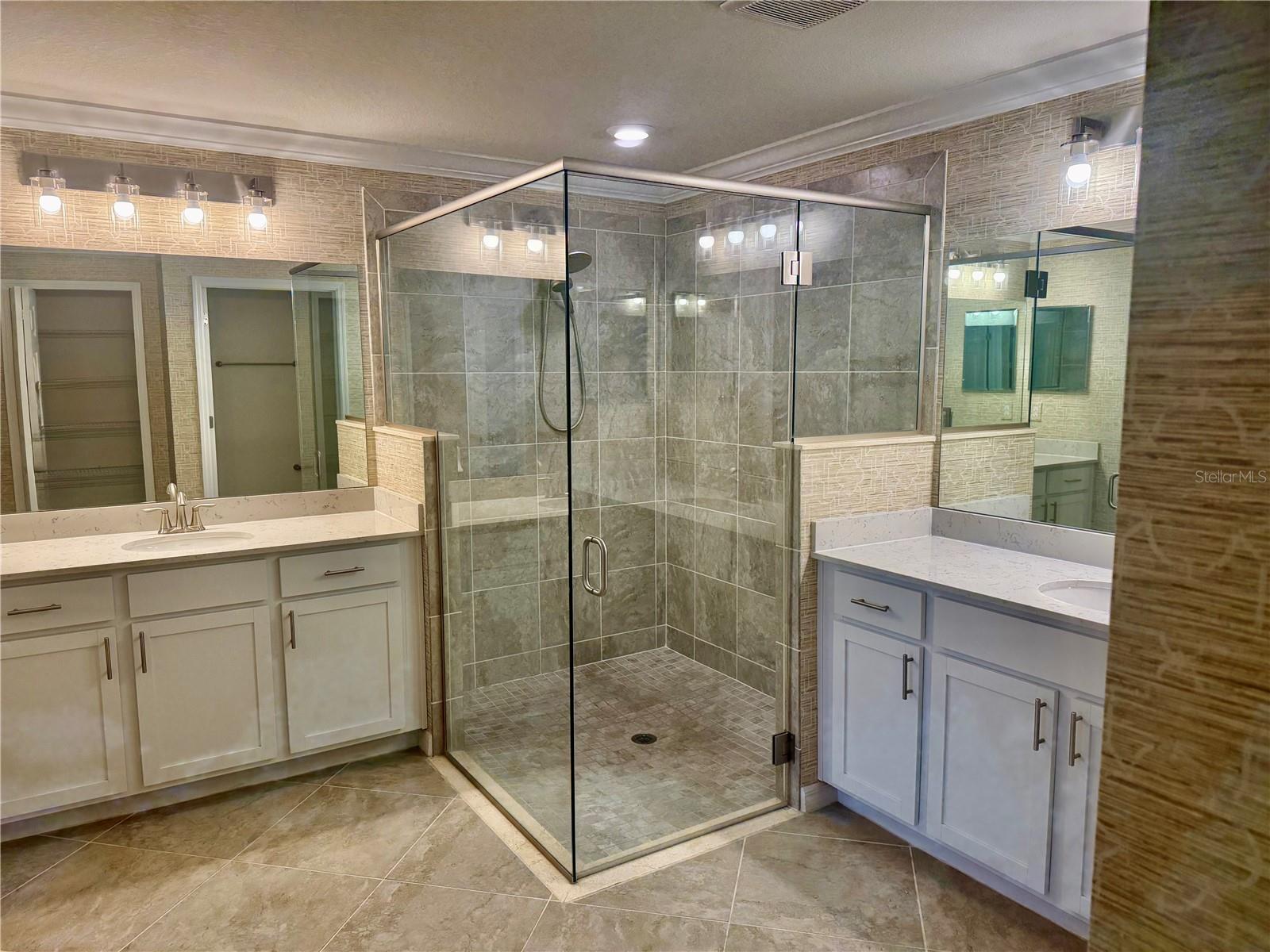 Image 12 of 56 For 907 Tidewater Shores Loop 411