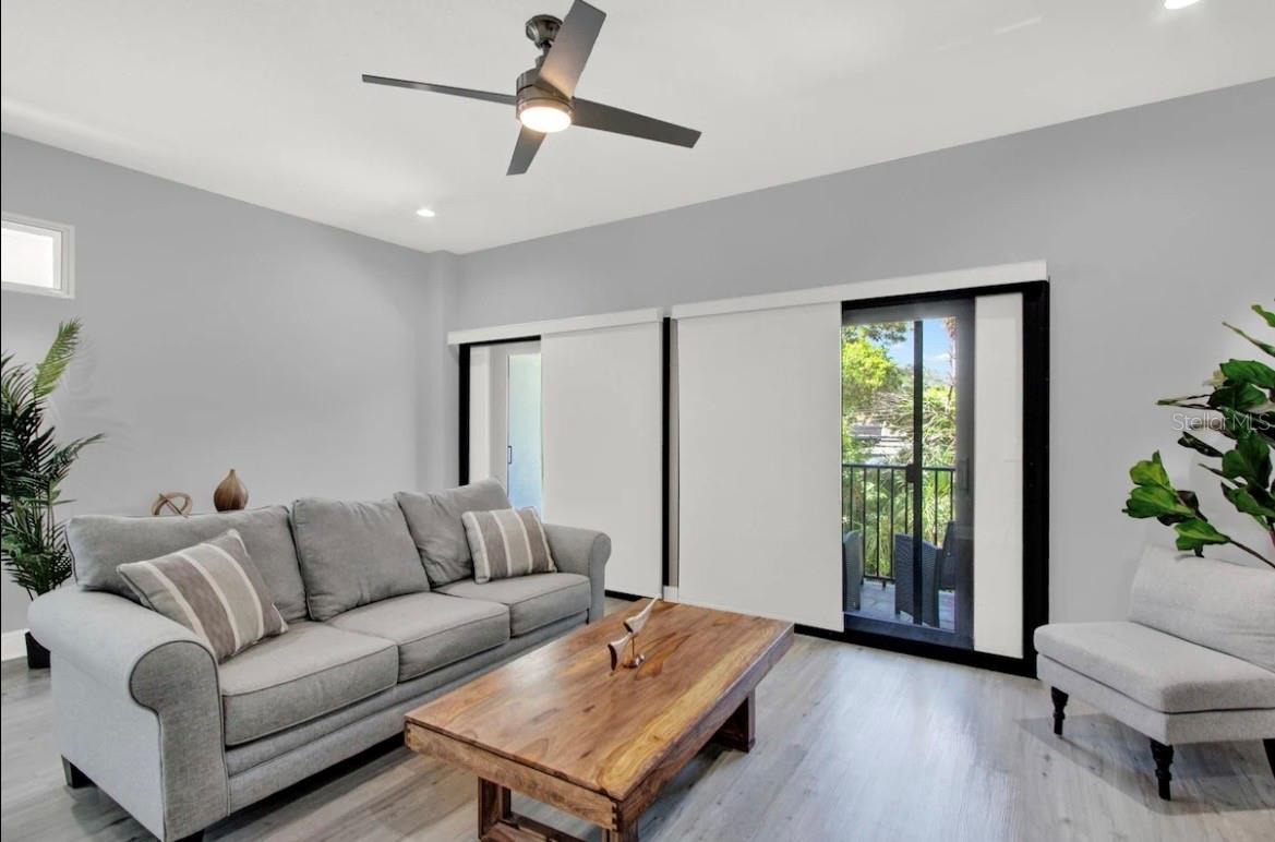 Image 5 of 13 For 405 Westland Avenue 3