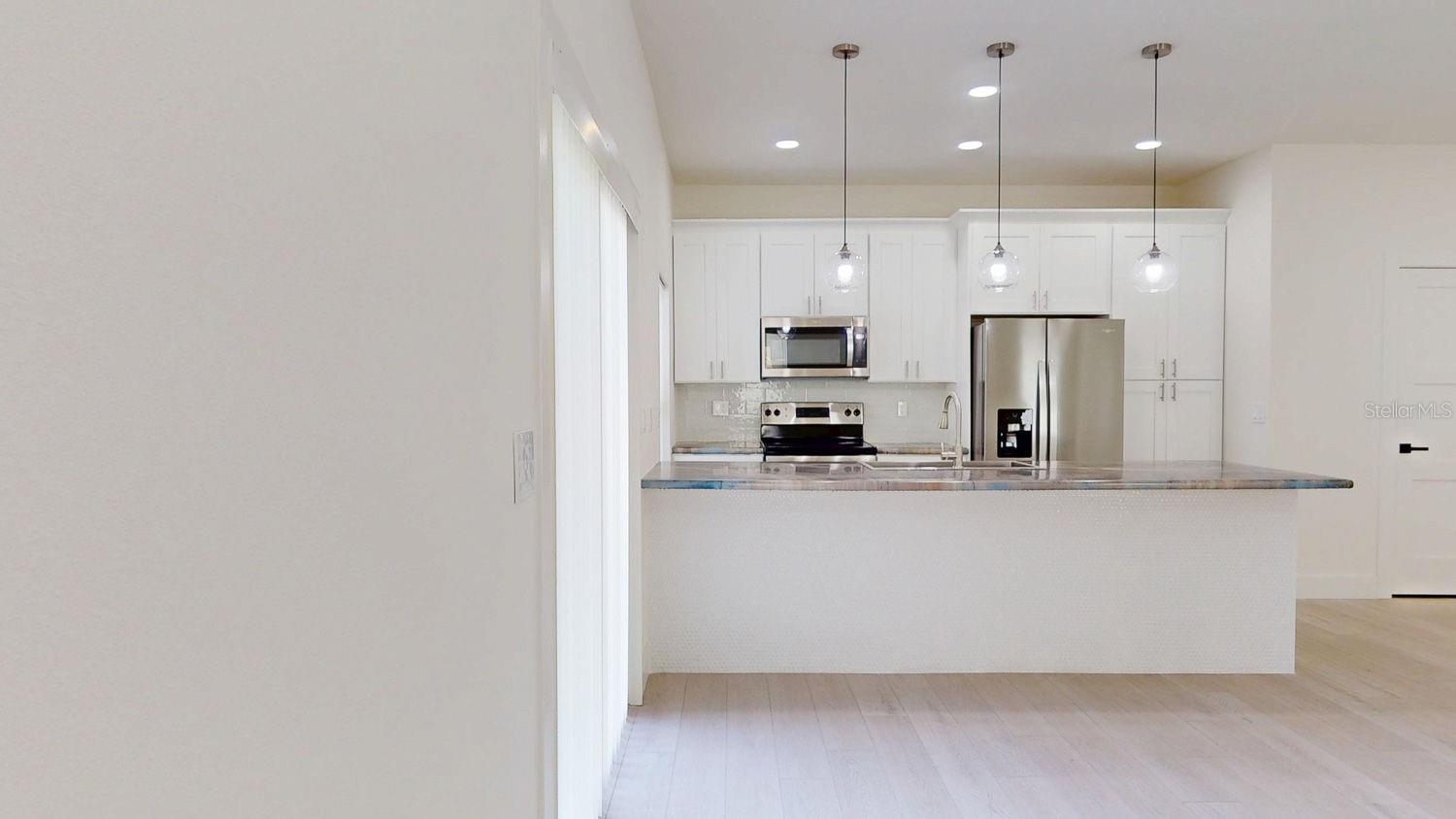 Image 16 of 79 For 4020 Henry Avenue F