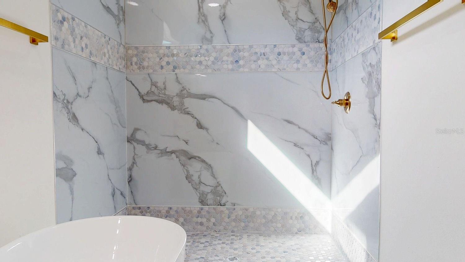 Image 44 of 79 For 4020 Henry Avenue F