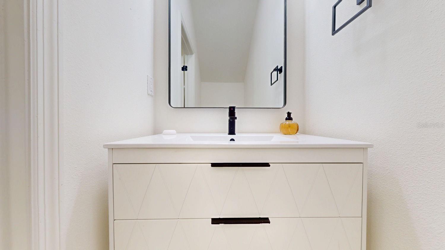 Image 74 of 79 For 4020 Henry Avenue F