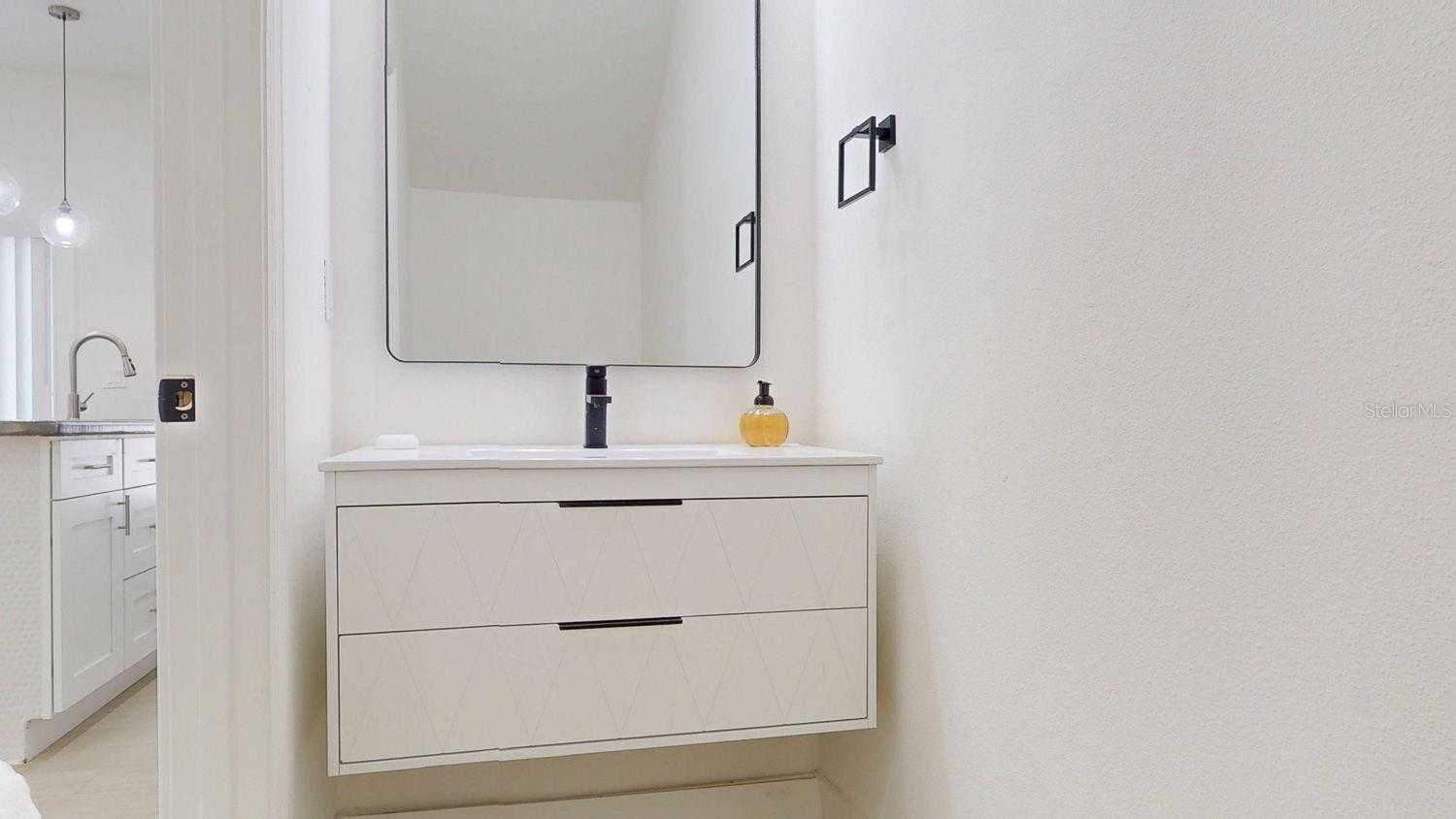 Image 75 of 79 For 4020 Henry Avenue F