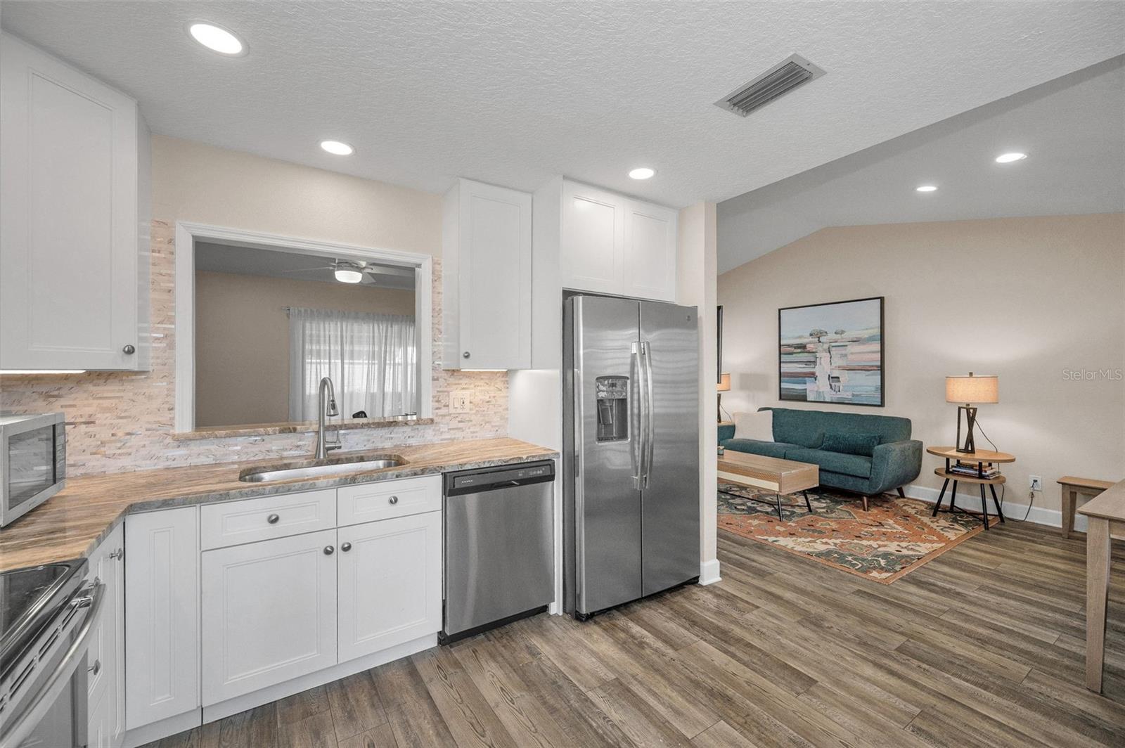 Image 16 of 46 For 322 Windrush Loop 22