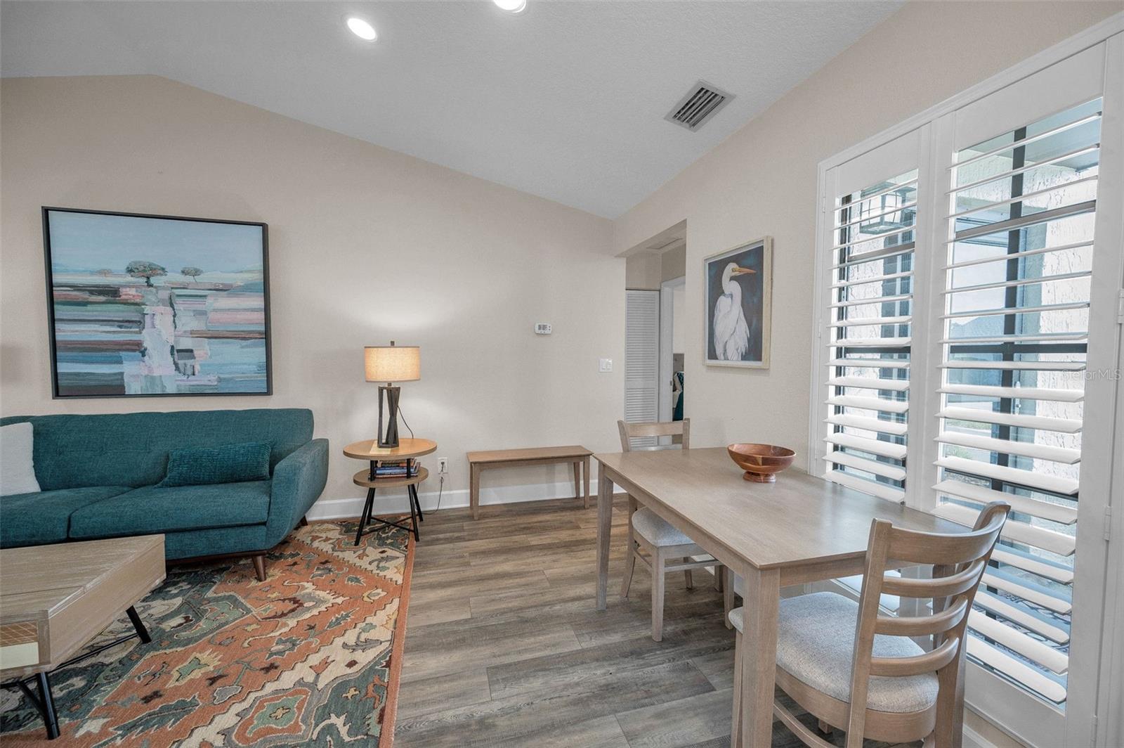 Image 17 of 46 For 322 Windrush Loop 22