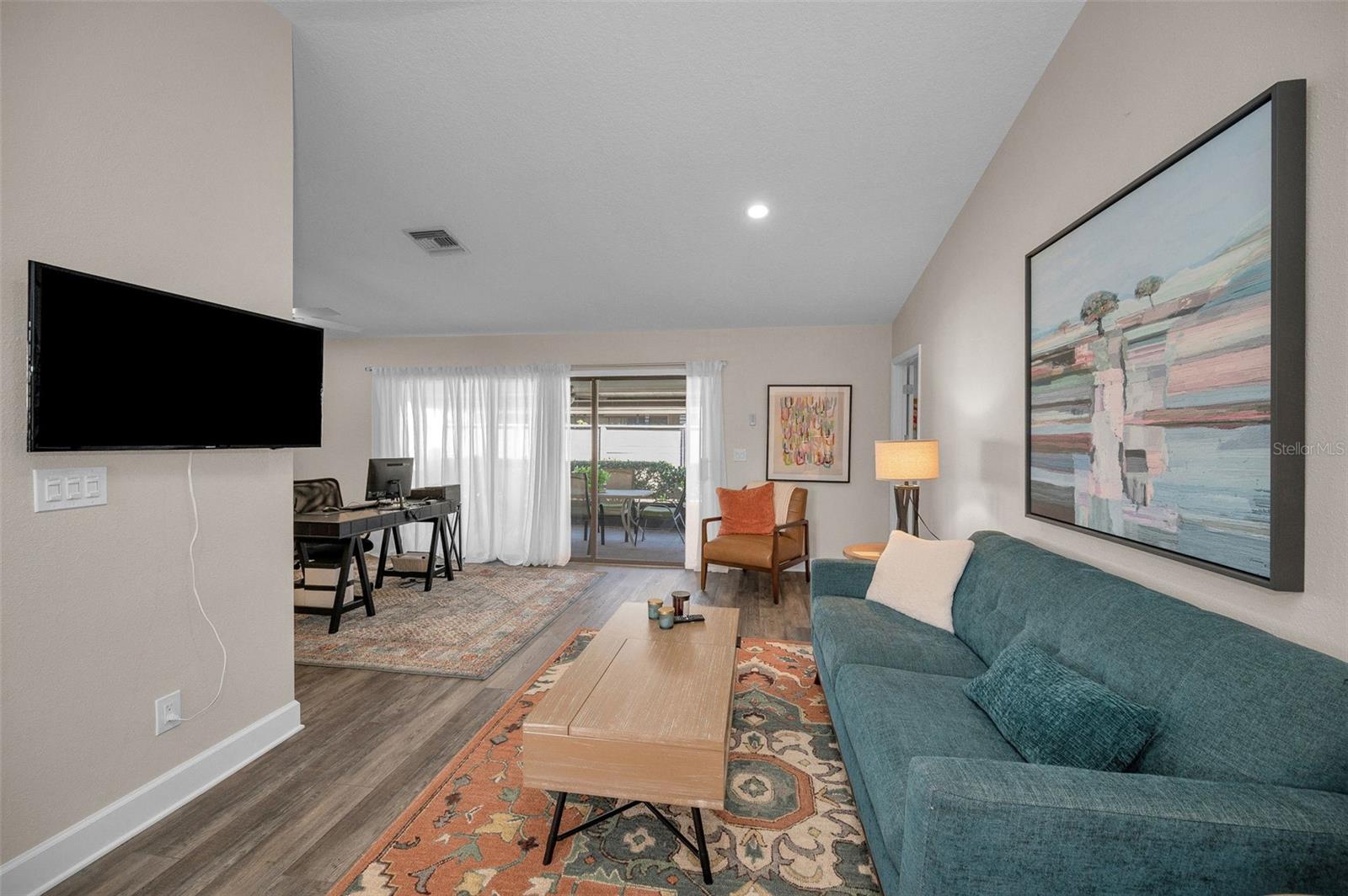 Image 7 of 46 For 322 Windrush Loop 22