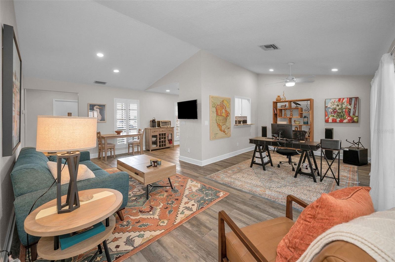 Image 8 of 46 For 322 Windrush Loop 22