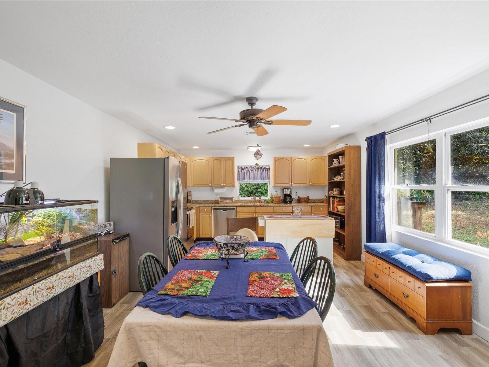 Listing photo id 11 for 36228 Clinton Avenue