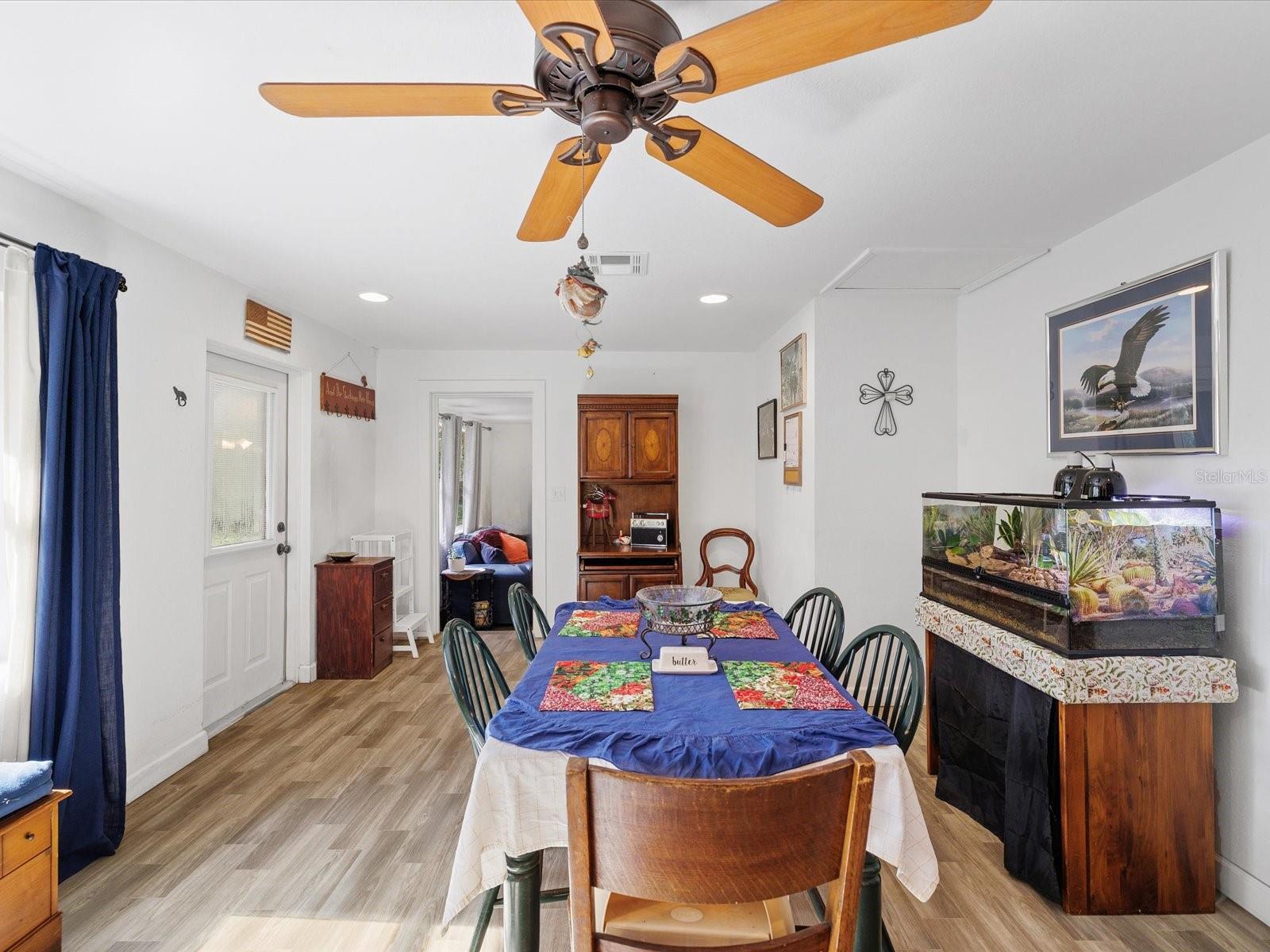 Listing photo id 12 for 36228 Clinton Avenue