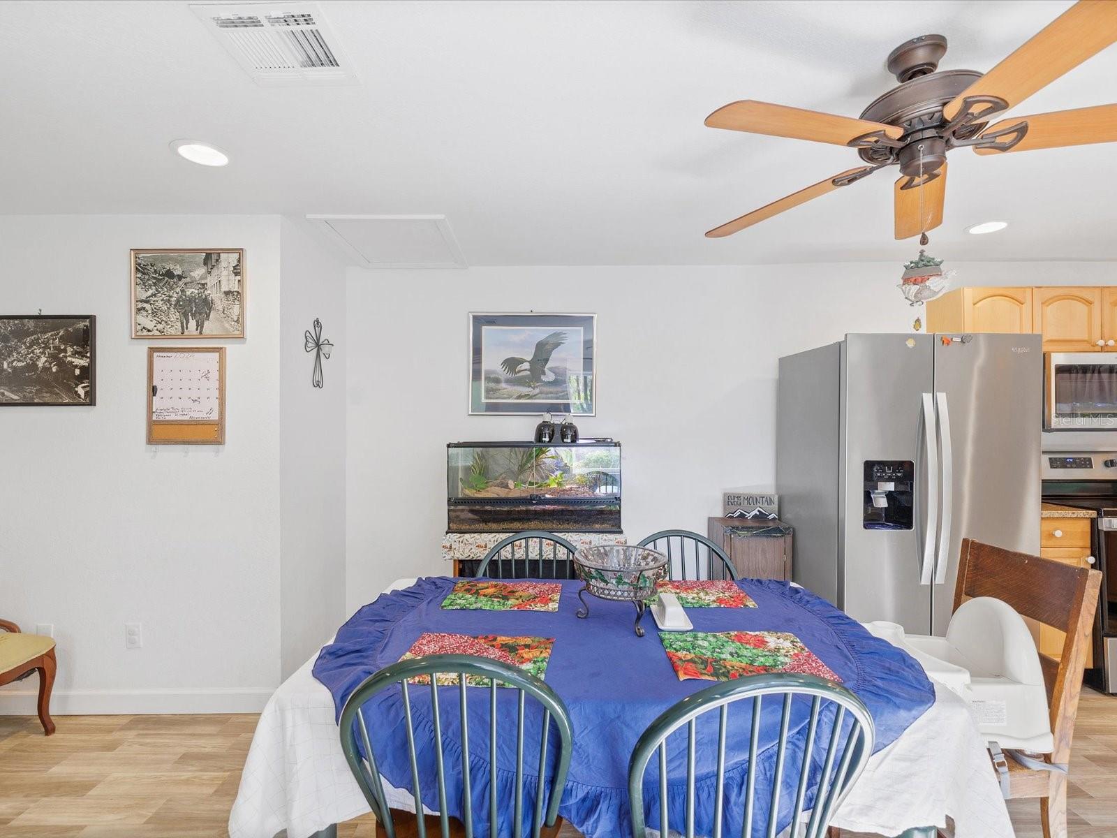 Listing photo id 13 for 36228 Clinton Avenue