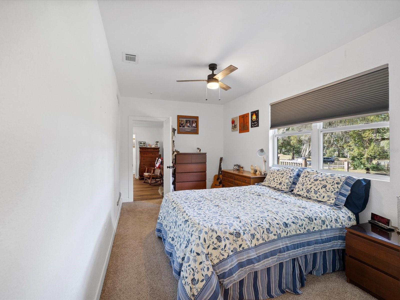 Listing photo id 14 for 36228 Clinton Avenue