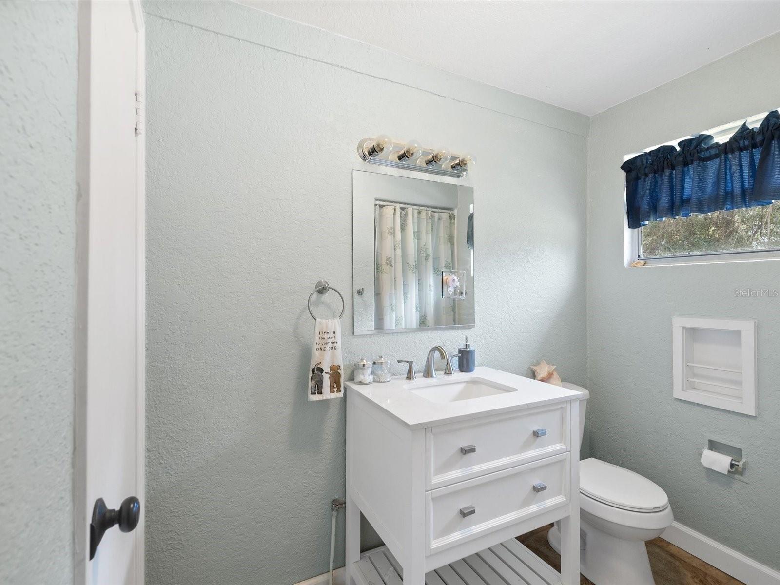 Listing photo id 20 for 36228 Clinton Avenue