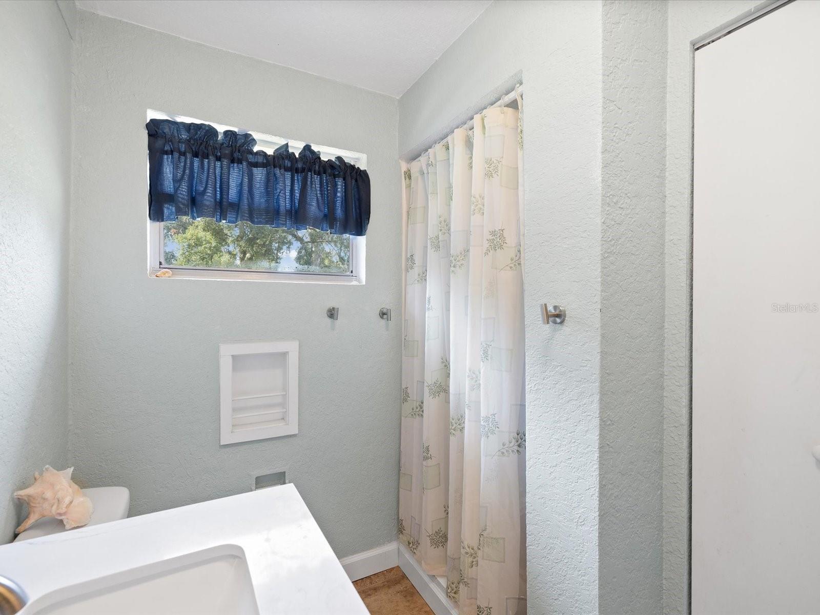 Listing photo id 21 for 36228 Clinton Avenue