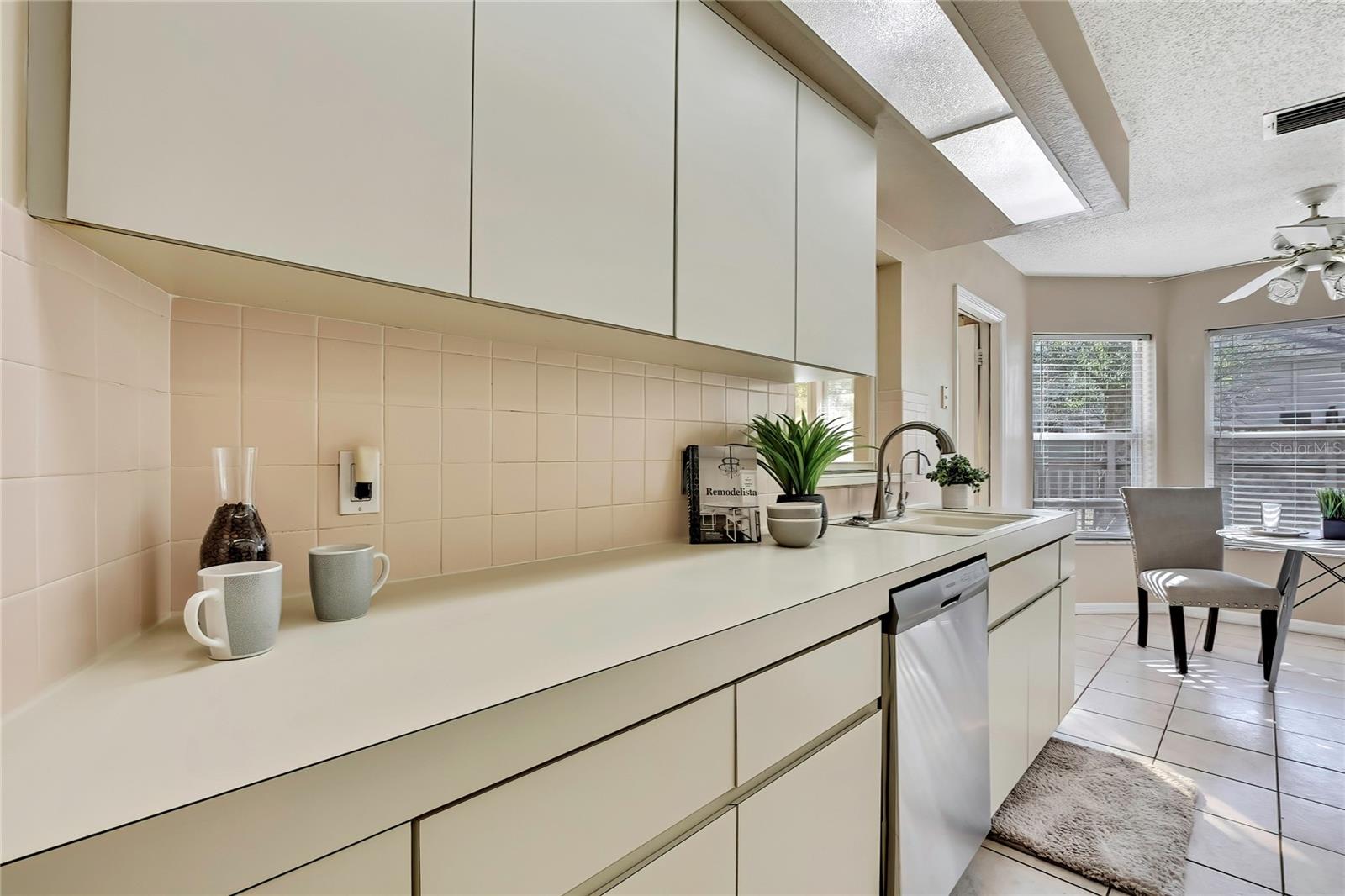 Image 17 of 47 For 6071 Zirkels Circle