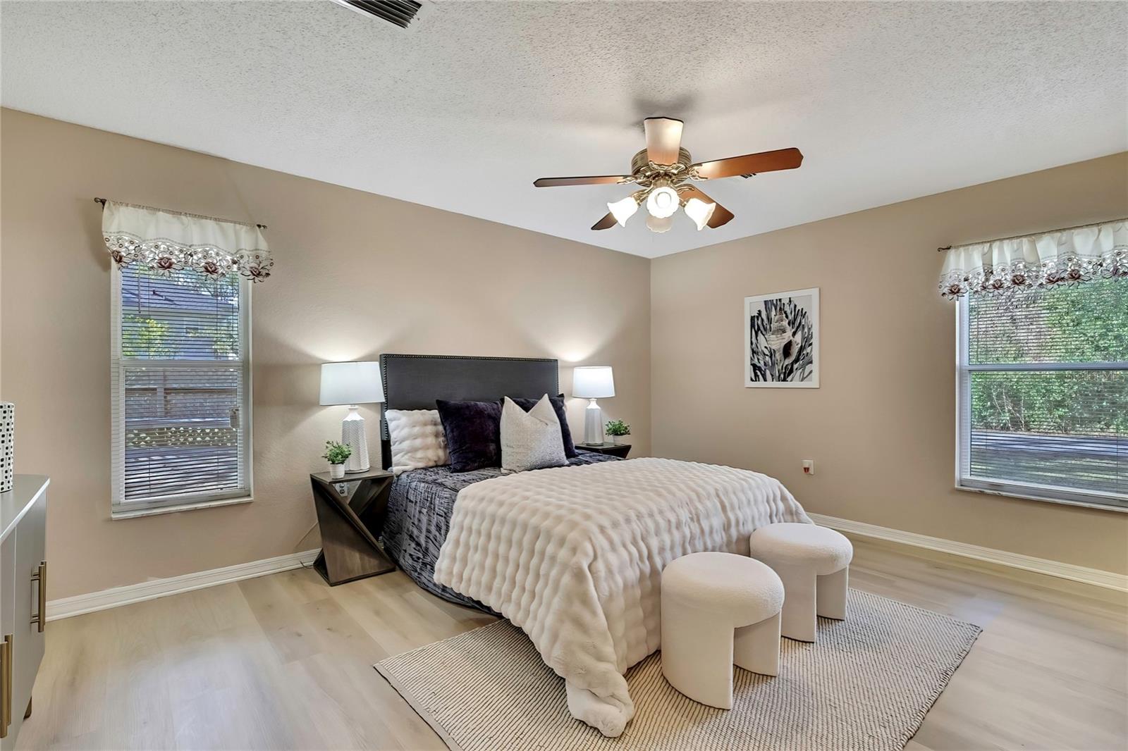 Image 19 of 47 For 6071 Zirkels Circle