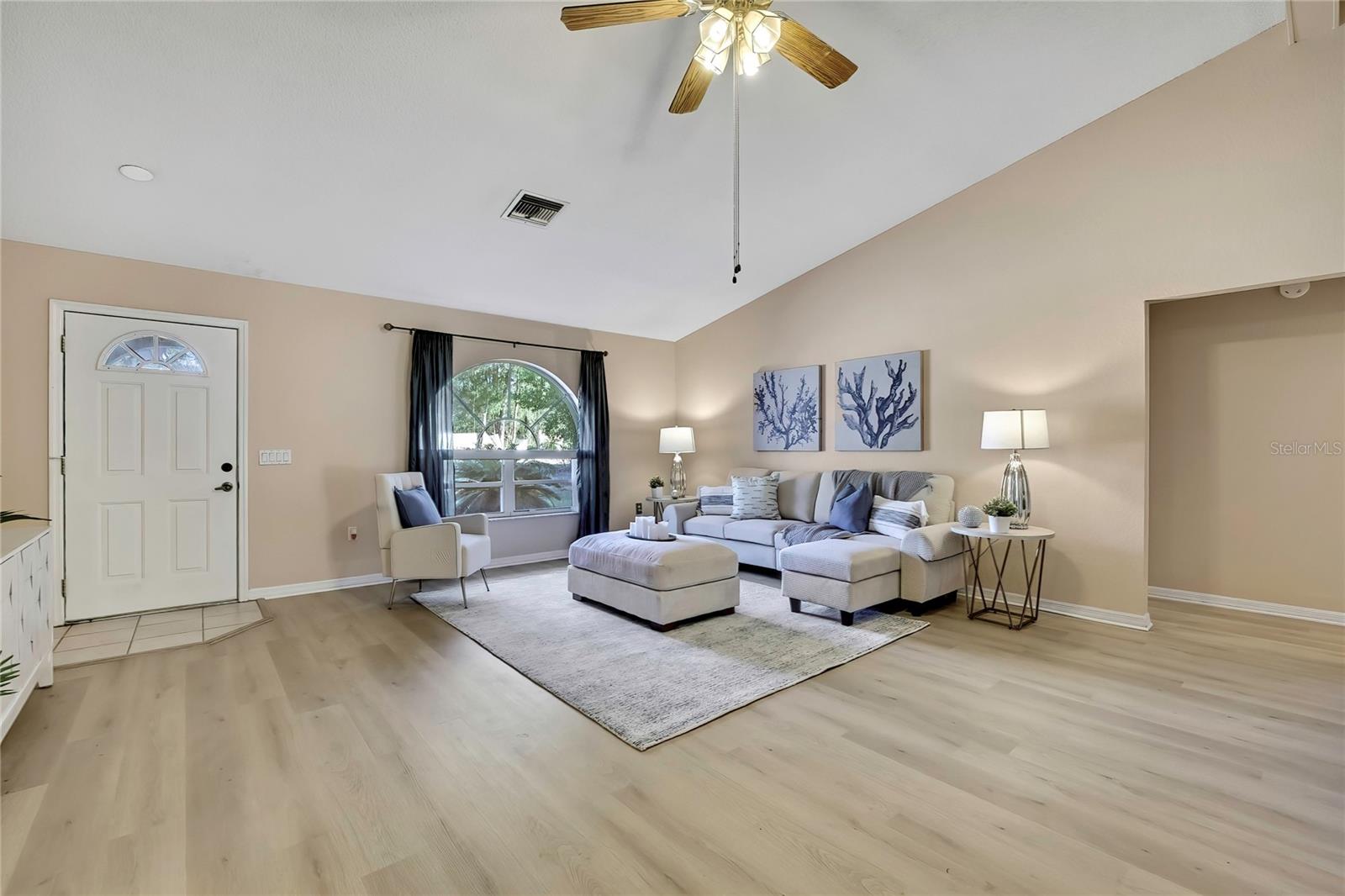 Image 5 of 47 For 6071 Zirkels Circle