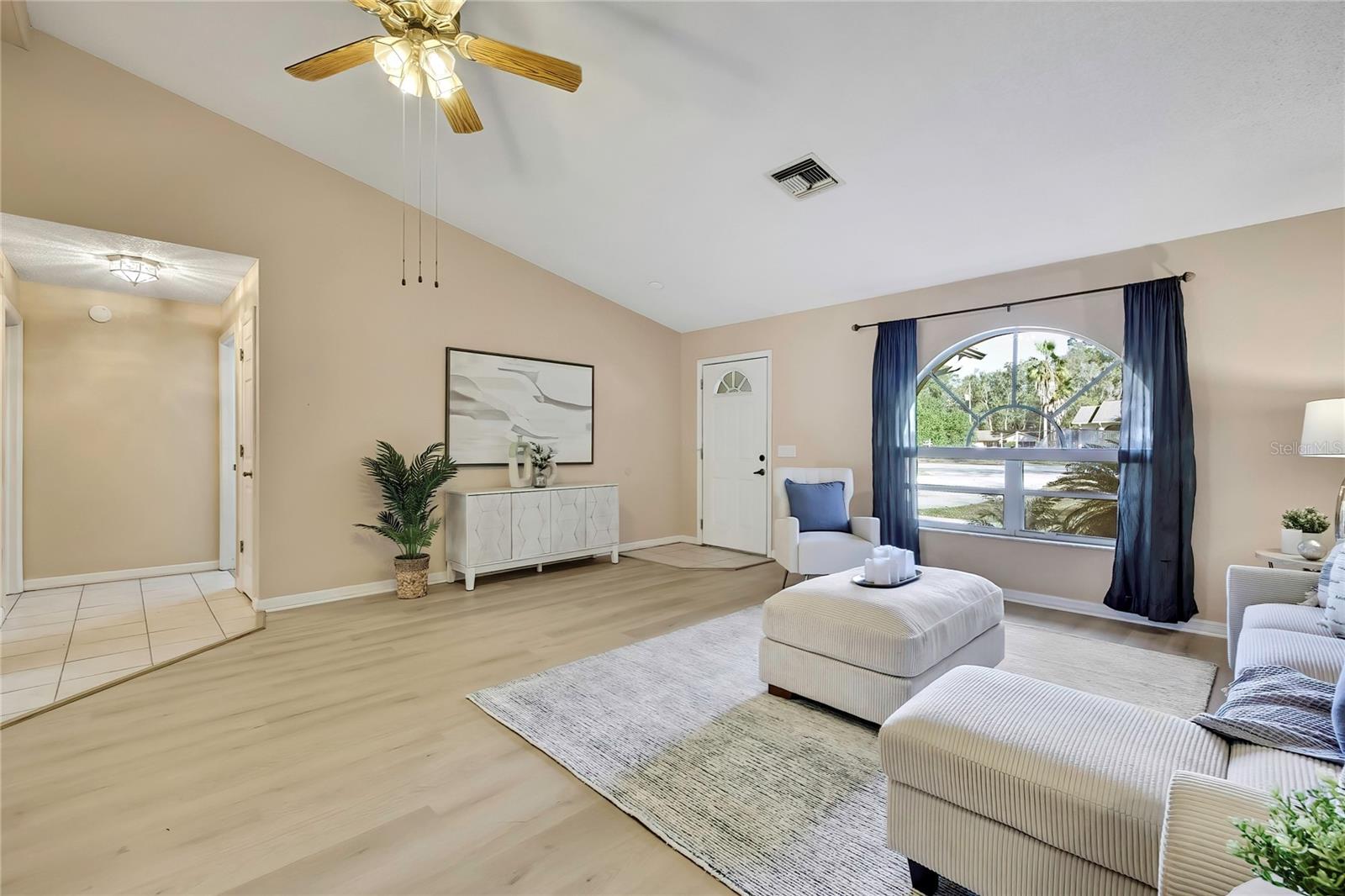 Image 6 of 47 For 6071 Zirkels Circle