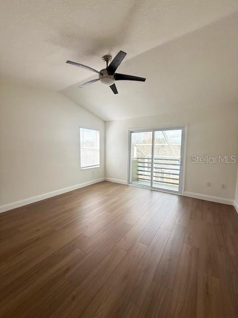 Listing photo id 20 for 2207 Green Oaks Lane