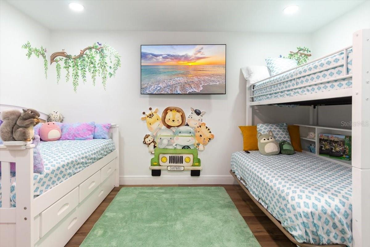 Image 24 of 42 For 7312 Southwind Drive