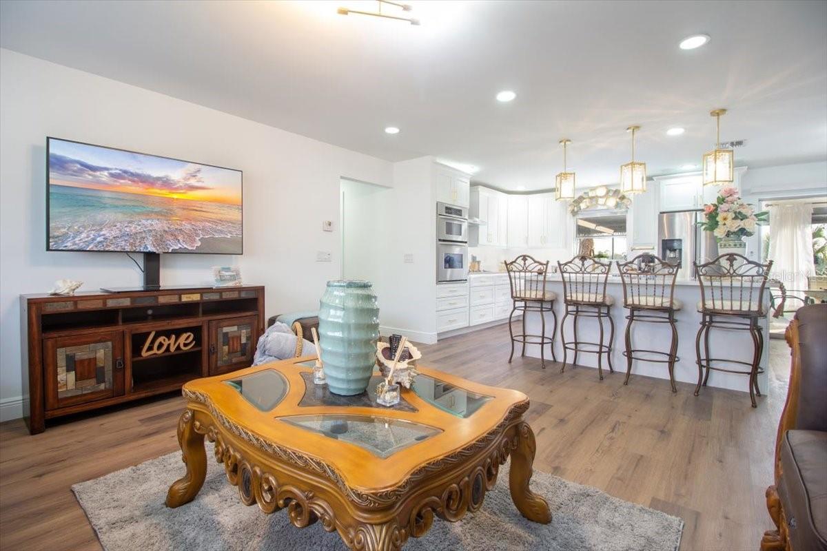 Image 9 of 42 For 7312 Southwind Drive