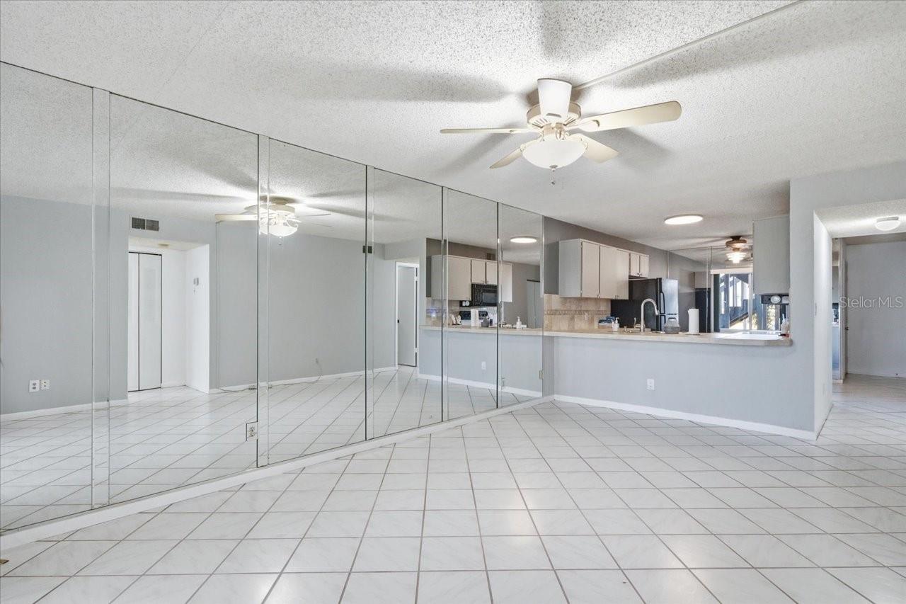 Listing photo id 10 for 11201 122nd Avenue 159