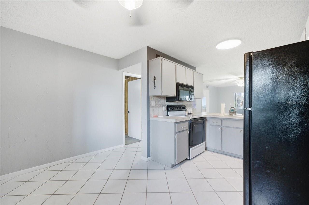 Listing photo id 14 for 11201 122nd Avenue 159