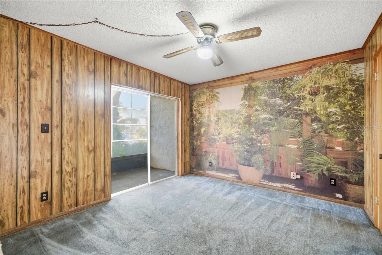 Listing photo id 21 for 11201 122nd Avenue 159