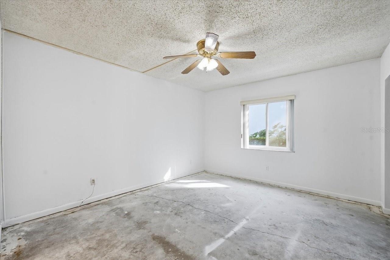 Listing photo id 25 for 11201 122nd Avenue 159