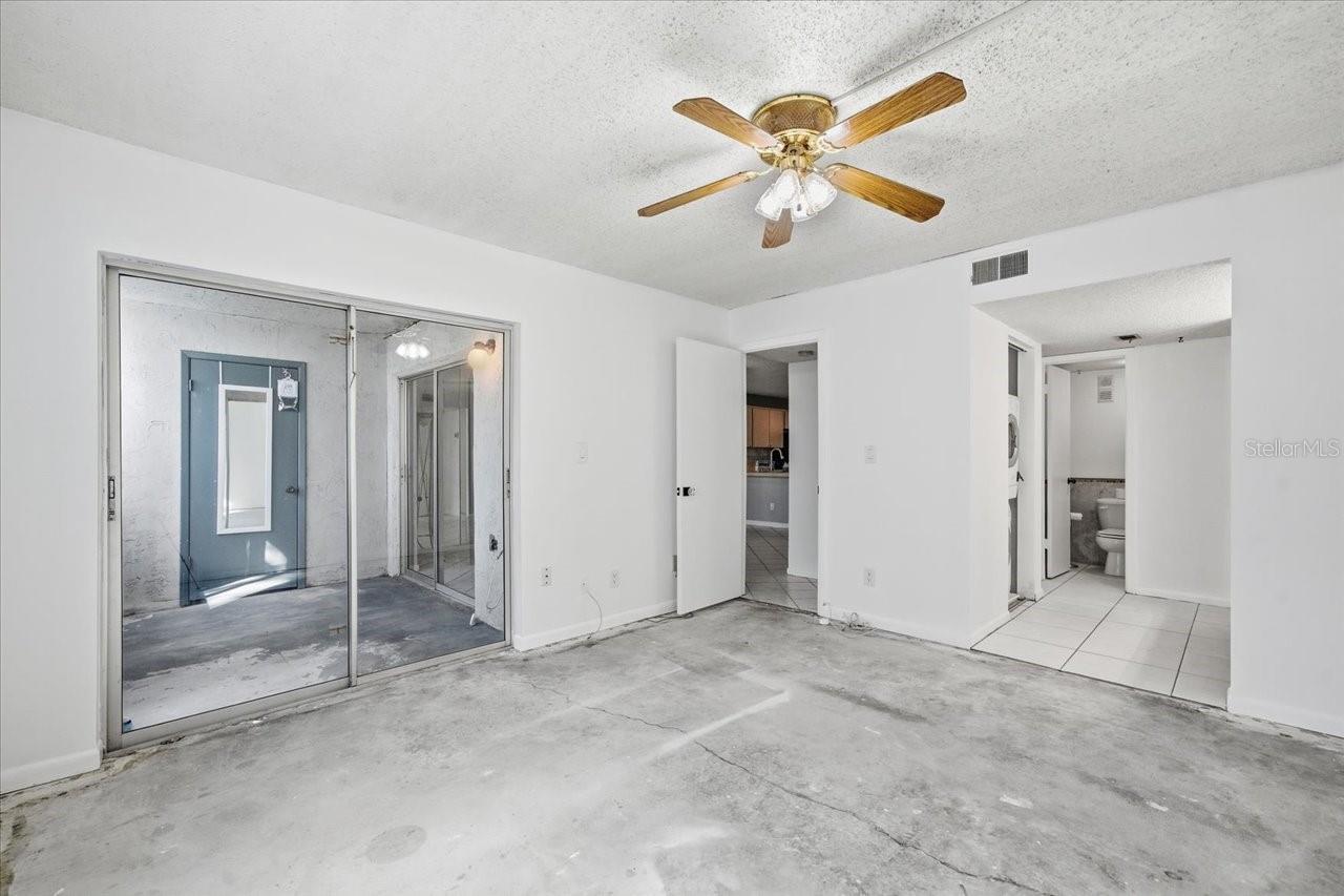 Listing photo id 26 for 11201 122nd Avenue 159