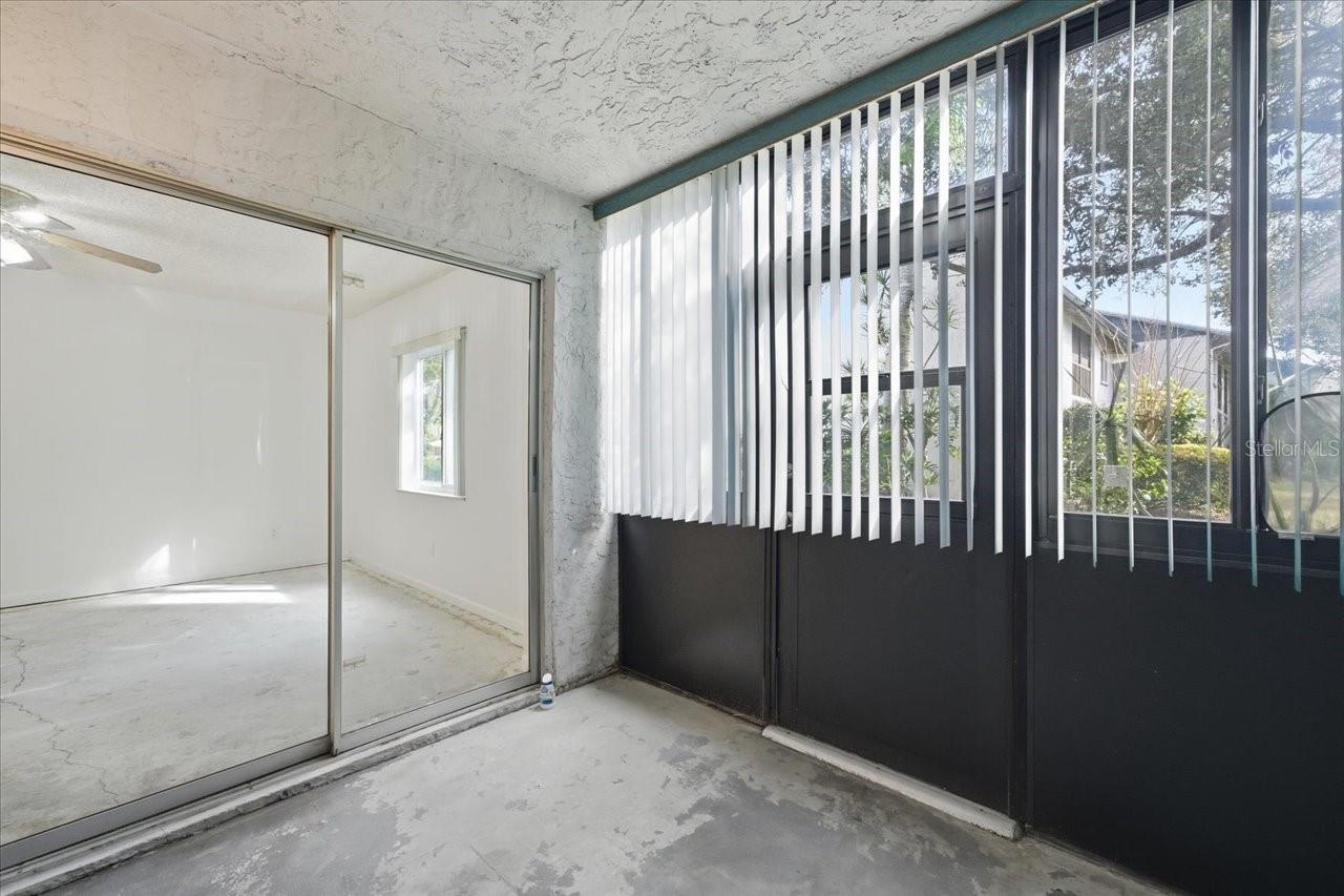 Listing photo id 32 for 11201 122nd Avenue 159