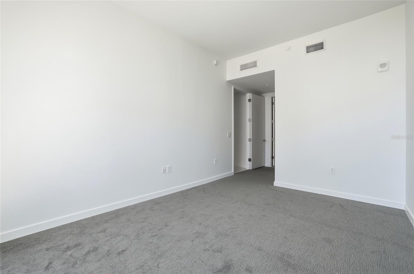 Image 35 of 76 For 400 Central Avenue 505