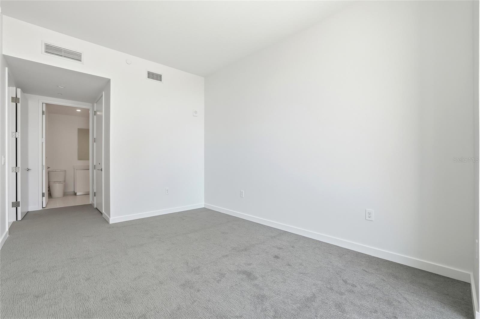 Image 36 of 76 For 400 Central Avenue 505