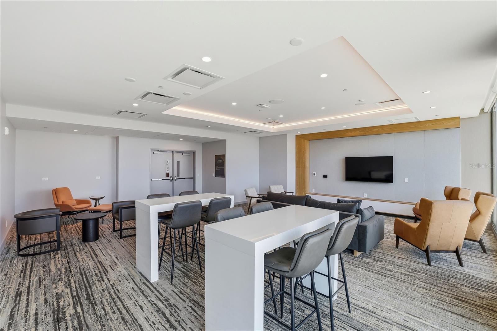 Image 53 of 76 For 400 Central Avenue 505