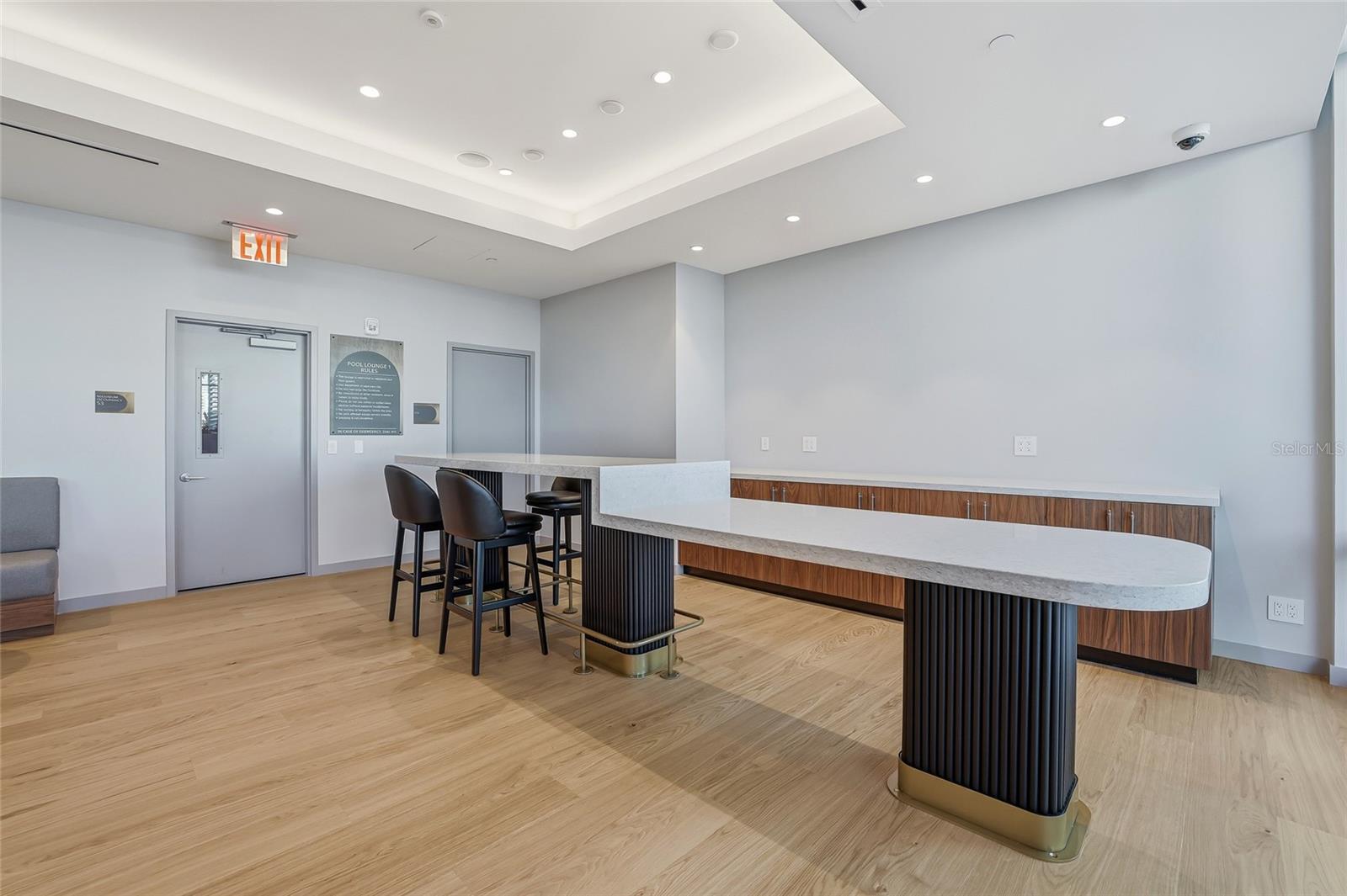 Image 63 of 76 For 400 Central Avenue 505