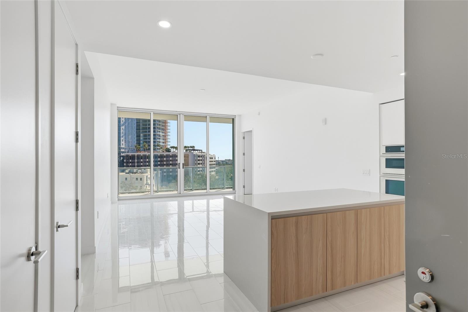 Image 7 of 76 For 400 Central Avenue 505